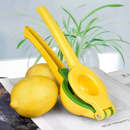 Manual juicer