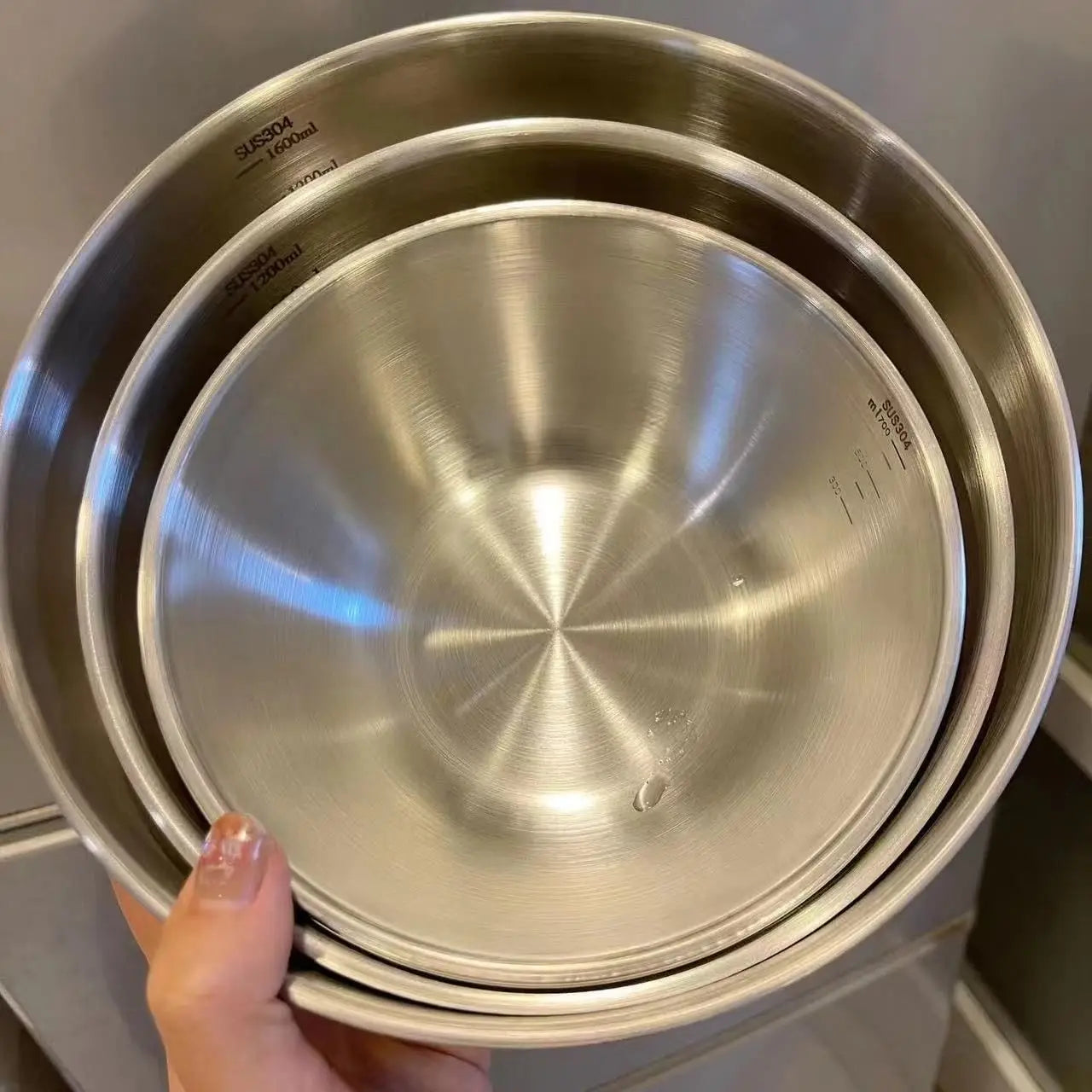 Stainless Steel Mixing Bowls with Scale