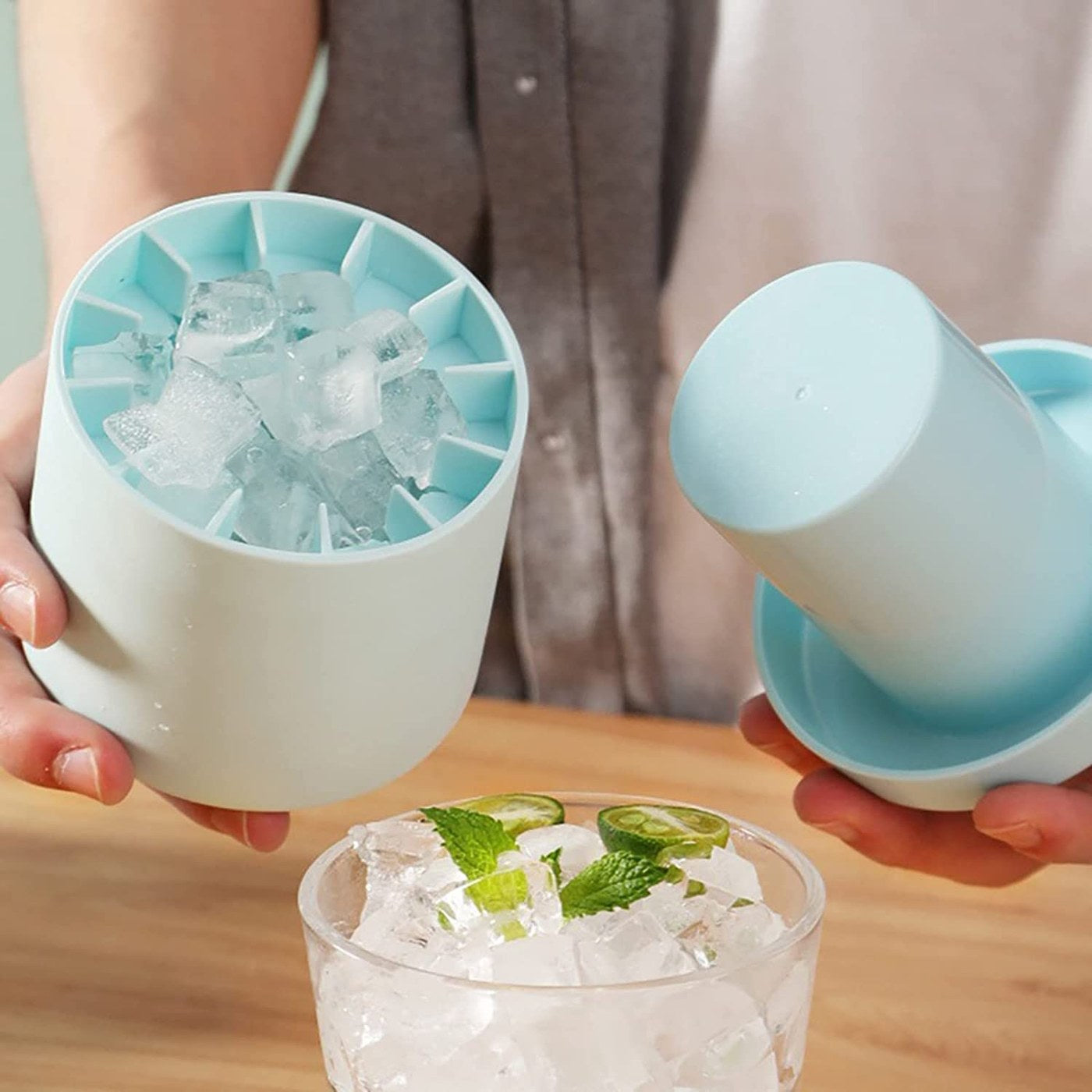 Silicone Ice Cube Maker Cup with Lid