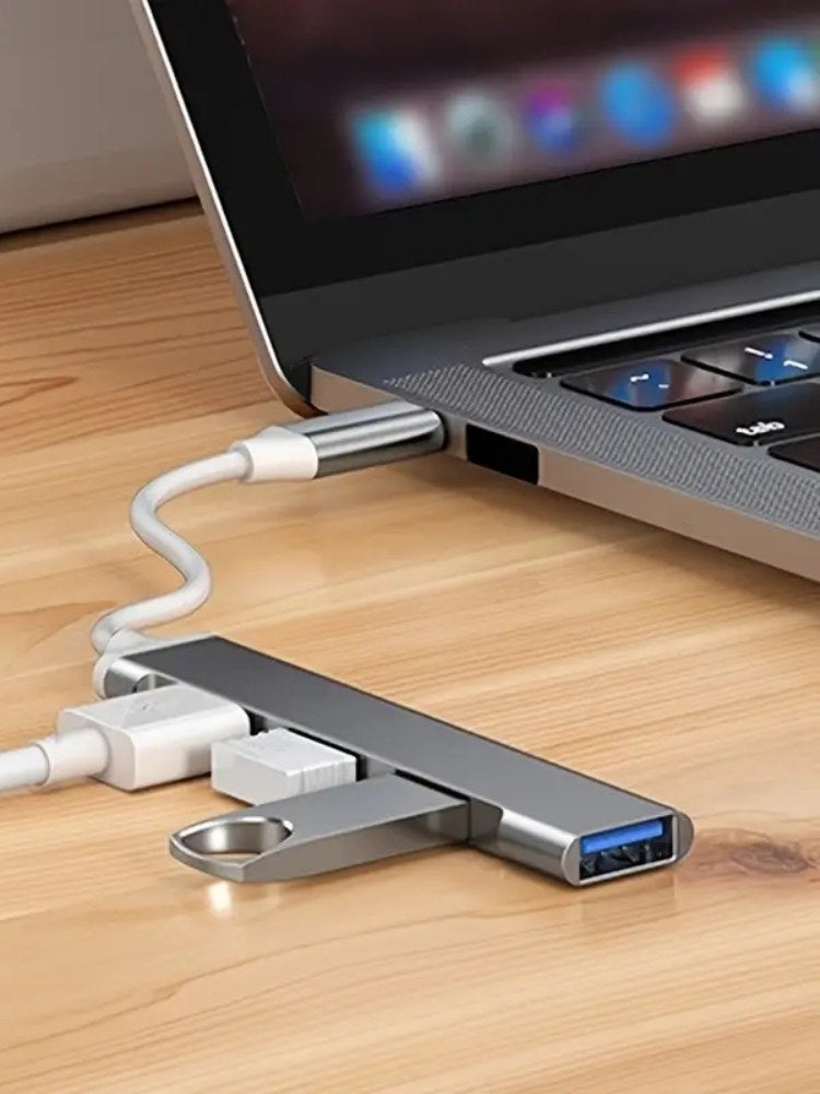 USB-C Hub with 4 Ports - Fast Data & Charging