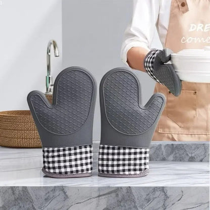 Heat-Resistant Oven Gloves with Grip